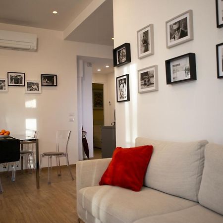 רומא Colosseo Brightful Apartment With Rooftop מראה חיצוני תמונה