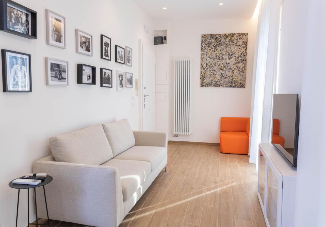 רומא Colosseo Brightful Apartment With Rooftop מראה חיצוני תמונה