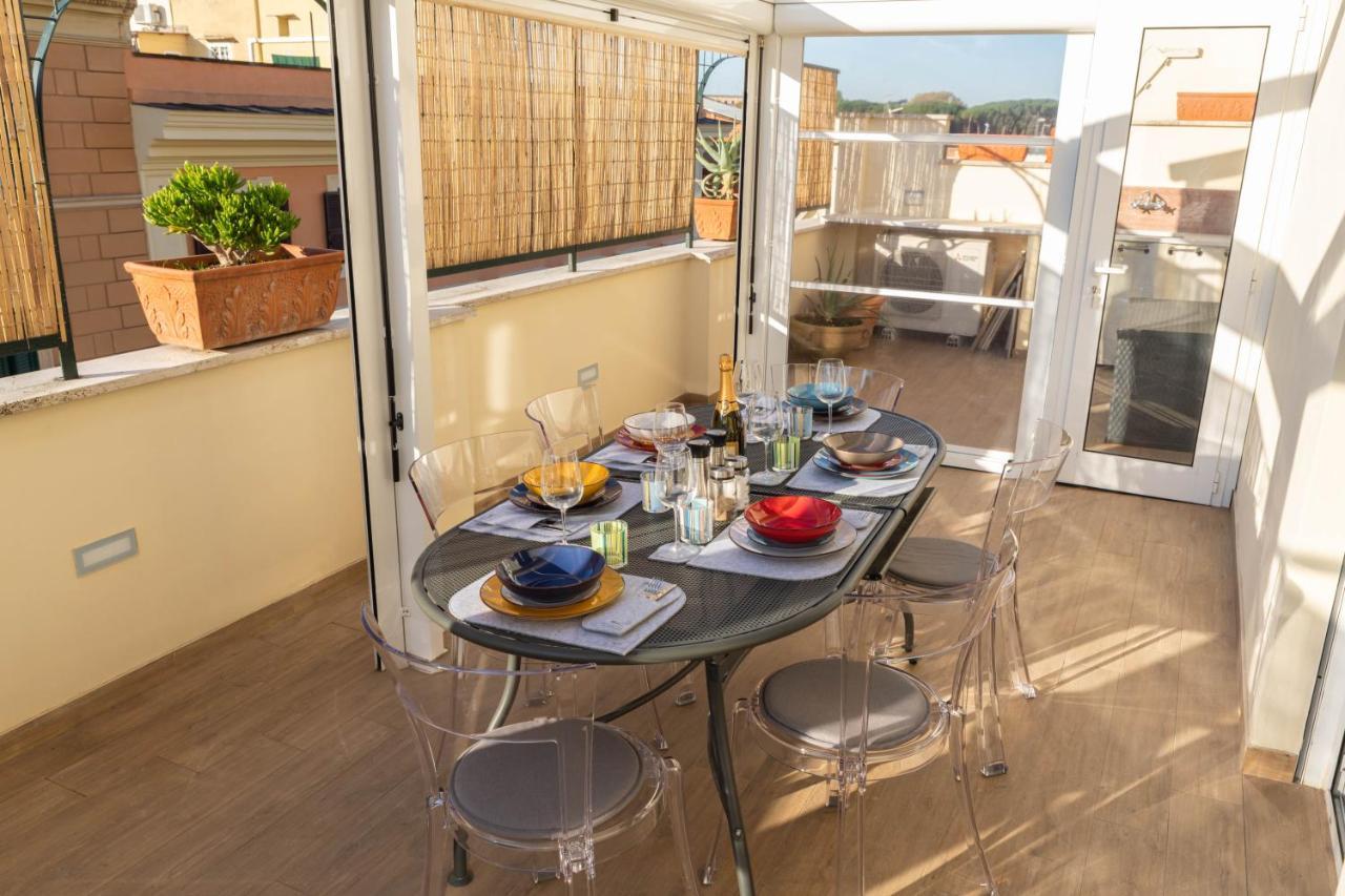 רומא Colosseo Brightful Apartment With Rooftop מראה חיצוני תמונה