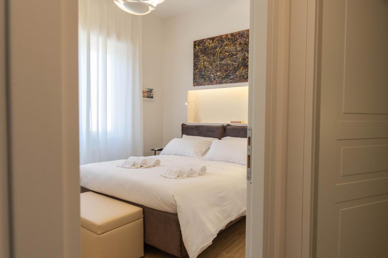 רומא Colosseo Brightful Apartment With Rooftop מראה חיצוני תמונה