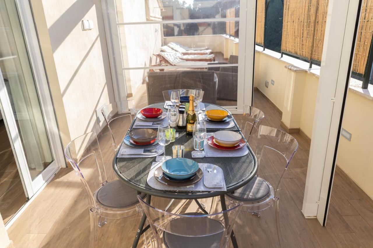 רומא Colosseo Brightful Apartment With Rooftop מראה חיצוני תמונה