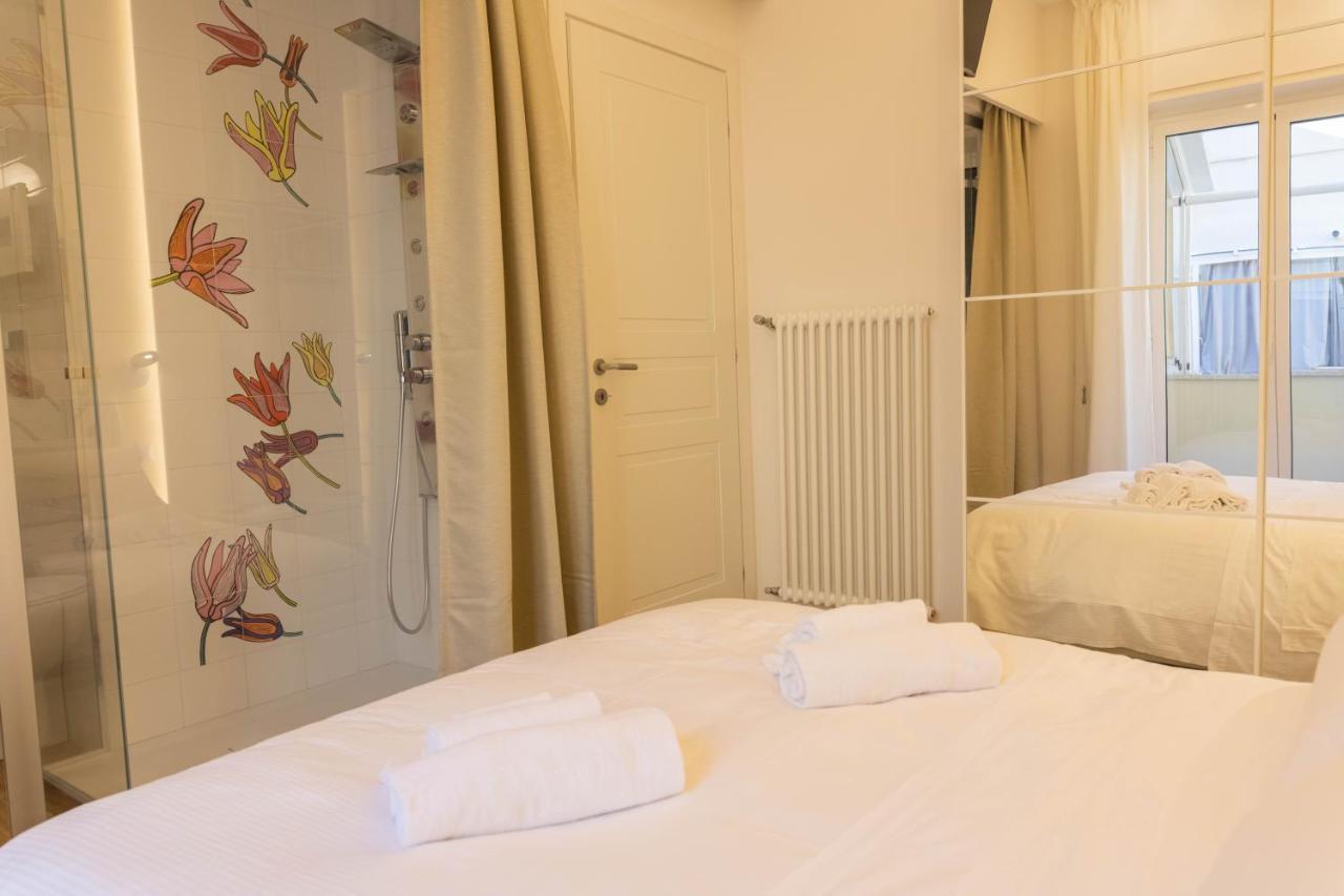 רומא Colosseo Brightful Apartment With Rooftop מראה חיצוני תמונה