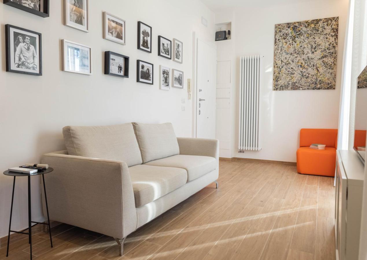 רומא Colosseo Brightful Apartment With Rooftop מראה חיצוני תמונה