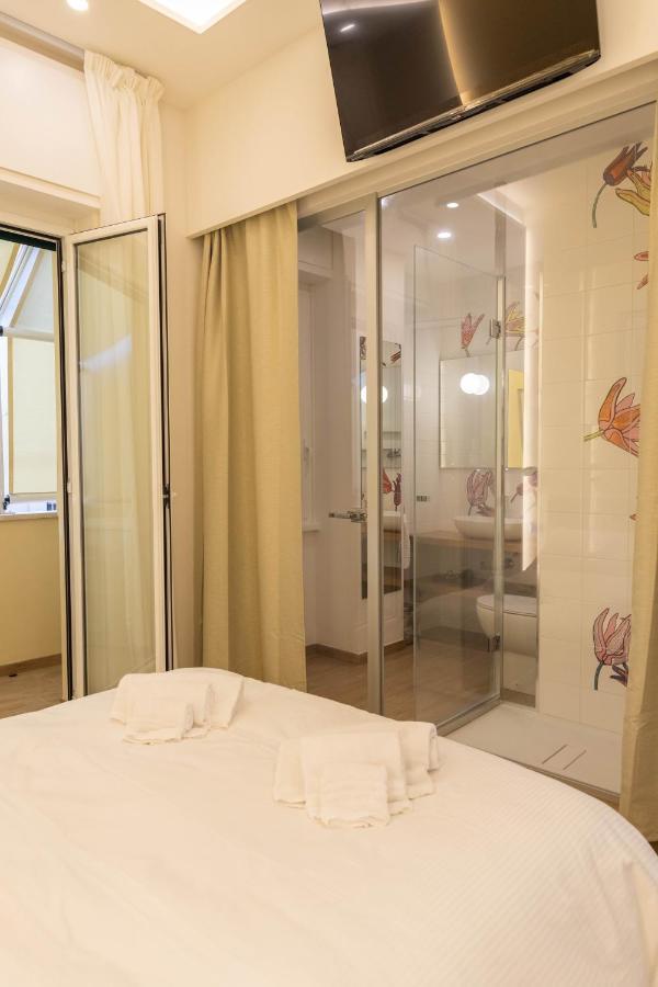 רומא Colosseo Brightful Apartment With Rooftop מראה חיצוני תמונה
