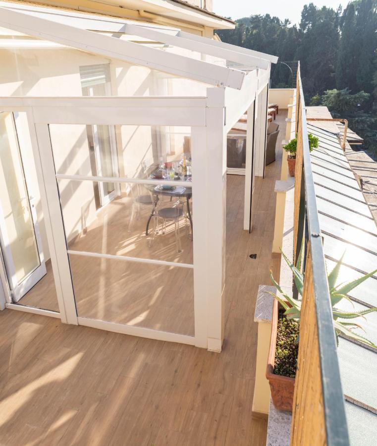 רומא Colosseo Brightful Apartment With Rooftop מראה חיצוני תמונה