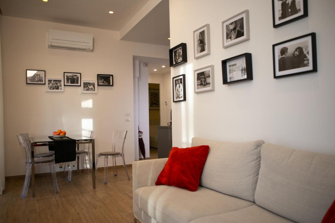 רומא Colosseo Brightful Apartment With Rooftop מראה חיצוני תמונה